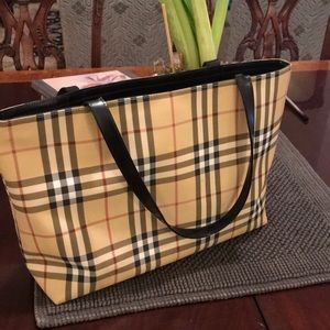 Burberry extra large Nova check tote